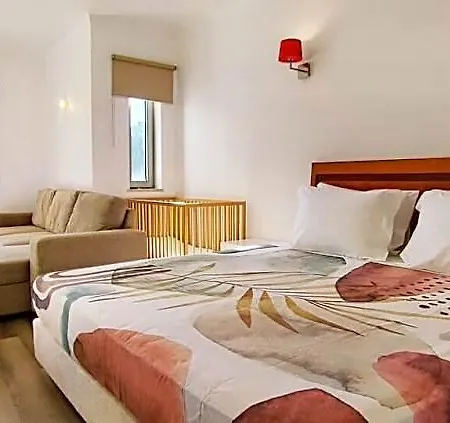 Vivenda De 6 Quartos Com Piscina Privada 5* アルブフェイラ