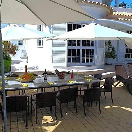 Vivenda De 6 Quartos Com Piscina Privada ホテル アルブフェイラ