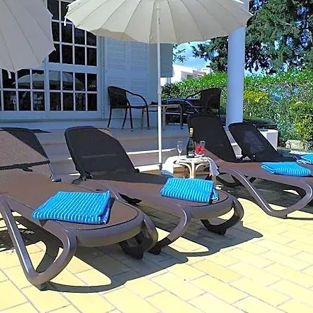 ホテル Vivenda De 6 Quartos Com Piscina Privada アルブフェイラ