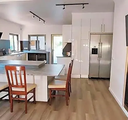 Vivenda De 6 Quartos Com Piscina Privada アルブフェイラ