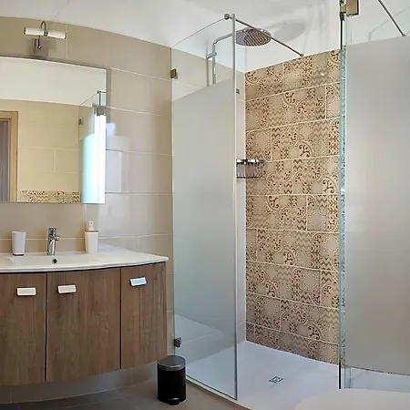 Vivenda De 6 Quartos Com Piscina Privada アルブフェイラ