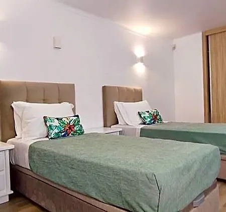 Vivenda De 6 Quartos Com Piscina Privada 5* アルブフェイラ