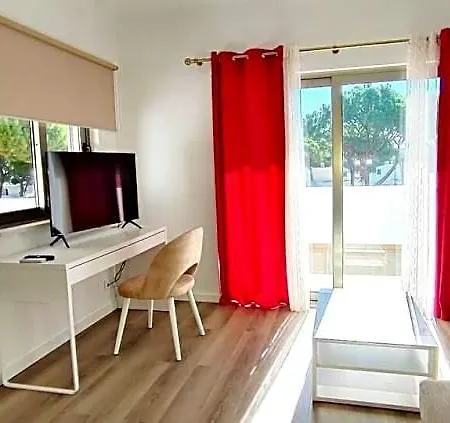 Vivenda De 6 Quartos Com Piscina Privada 5* アルブフェイラ