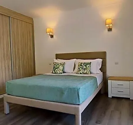 ホテル Vivenda De 6 Quartos Com Piscina Privada 5*